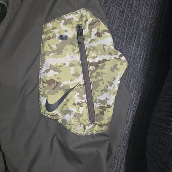 Nike "Salute to Service" Houston Texans On-field Jacket - Picture 5 of 7